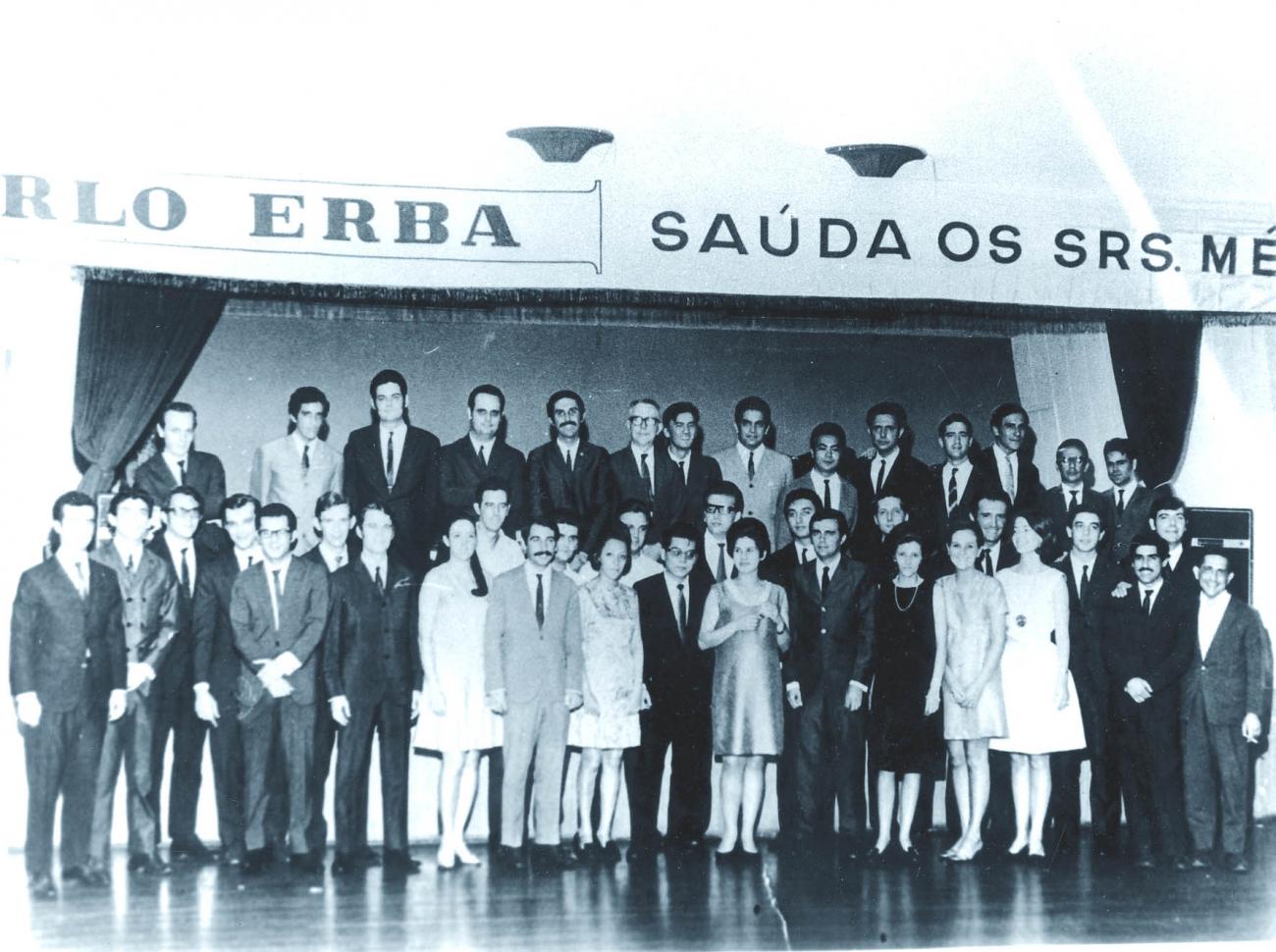 Primeira Turma de formandos da Faculdade de Medicina da Unicamp. Campinas, SP, 1968.