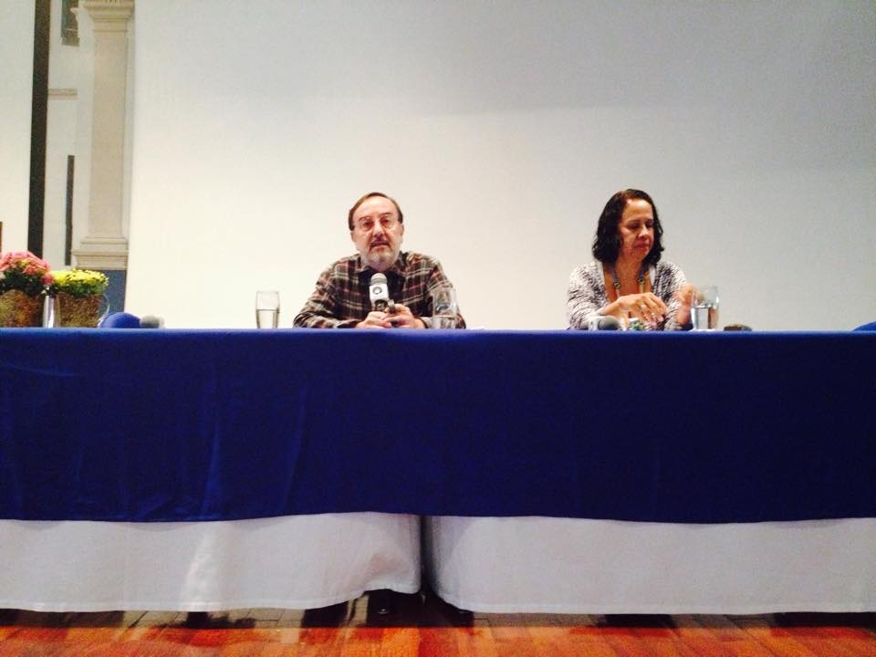 Maria do Socorro de Souza, Presidente do Conselho Nacional de Saúde e Gastão Wagner de Sousa Campos, professor e coordenador de Ensino do Departamento de Saúde Coletiva da FCM da Unicamp e anfitrião do evento