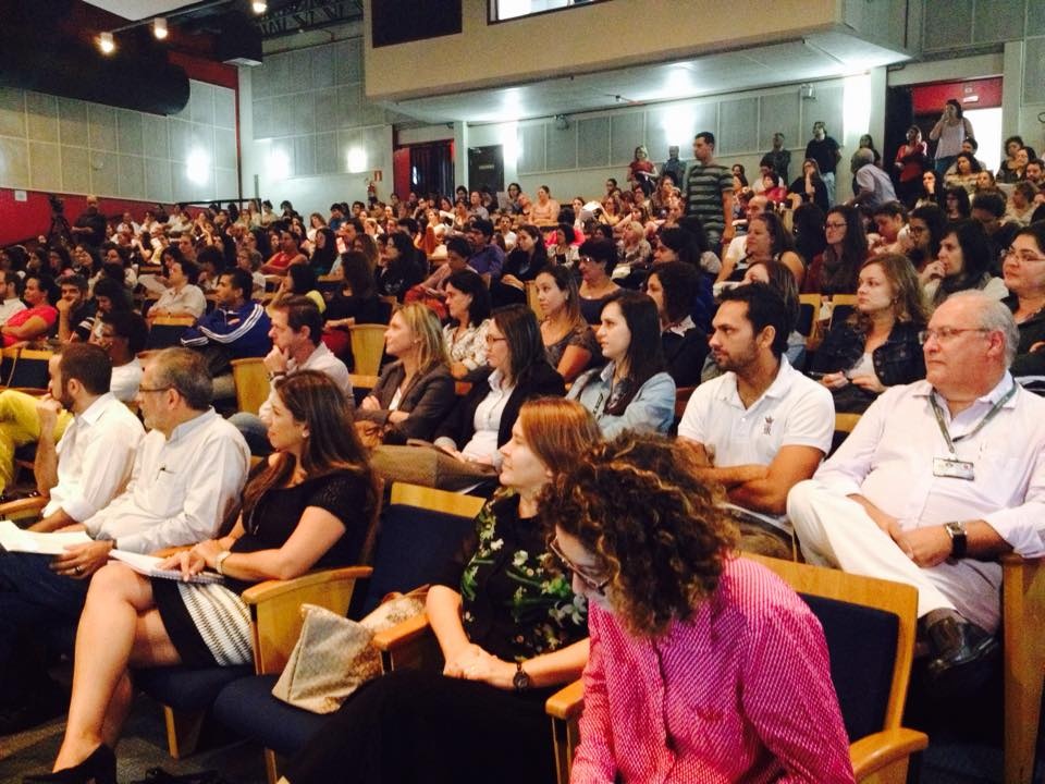 Público lotou o auditório da FCM