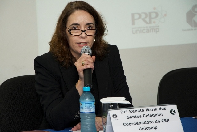 Renata Celeghini. Foto: Marcelo Oliveira. CADCC-FCM/Unicamp
