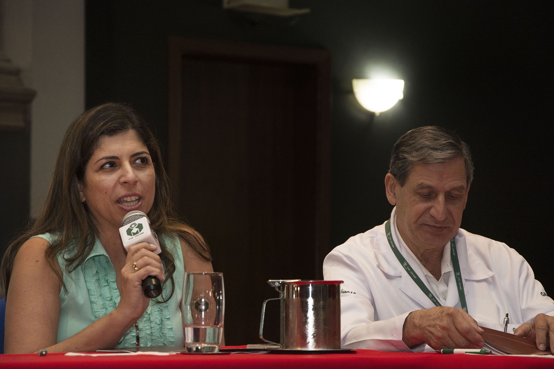 A coordenadora do Cecom, Patrícia Leme.  &quot;Agradecer o trabalho dos secretários também faz bem à saúde&quot;/Foto: Marcelo Oliveira