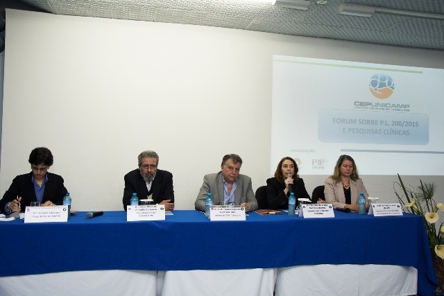 Mesa de abertura. Foto: Marcelo Oliveira. CADCC-FCM/Unicamp