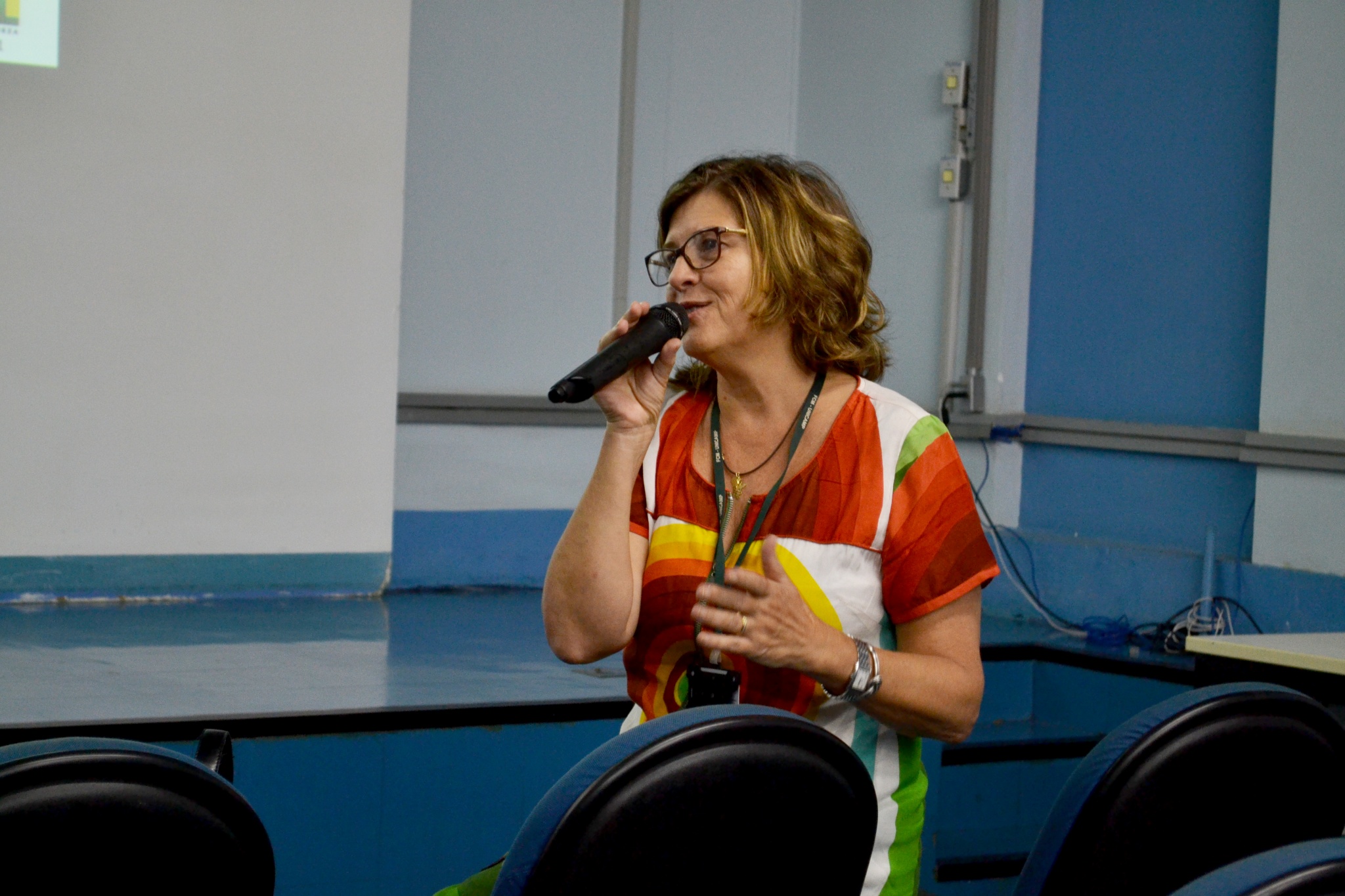 Rosana Teresa Onocko Campos, coordenadora da Comissão de Pós-Graduação da FCM, dá boas-vindas aos participantes/Foto: Camila Delmondes - ARPI - FCM/Unicamp