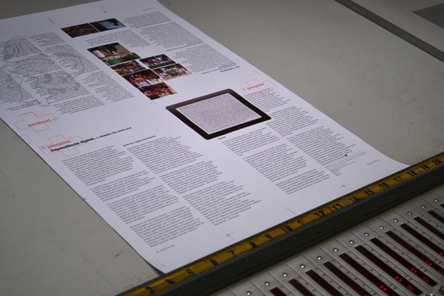 Impressão de cadernos antes da montagem do Boletim da FCM Foto: Edimilson Montalti. ARPI-FCM/Unicamp