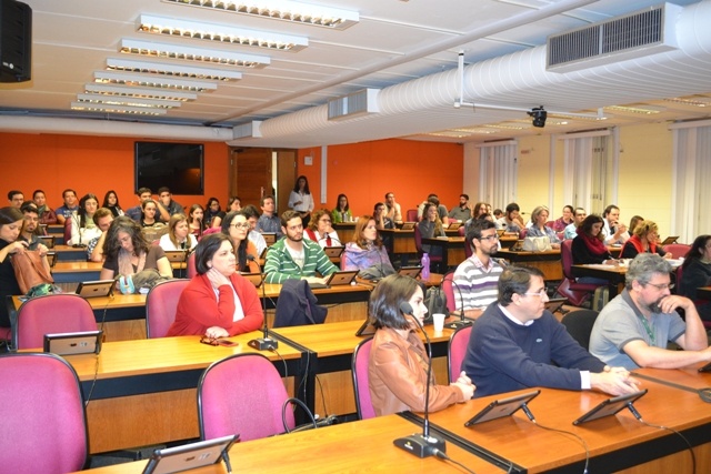 Público presente à palestra de Whitaker na FCM. Foto: Edimilson Montalti - ARPI-FCM/Unicamp