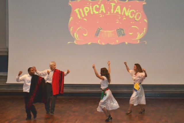 Companhia de Dança Típica Tango abriu a XIII Semafon. Foto: Edimilson Montalti. ARPI-FCM/Unicamp