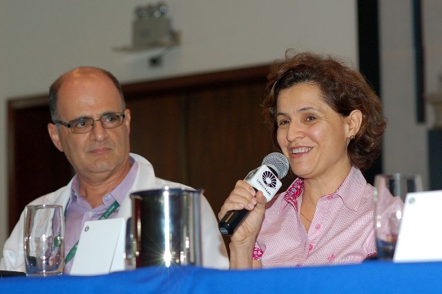 Maria Helena de Melo e Lima, diretora associada da FENF. Fotos: Mário Moreira. CADCC-FCM-Unicamp