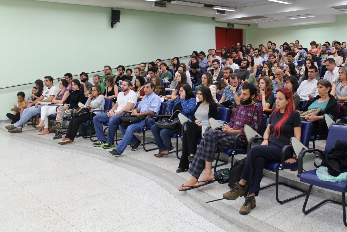 Público presente no lançamento do livro. Foto: Luis Fernando Tófoli. FCM-Unicamp