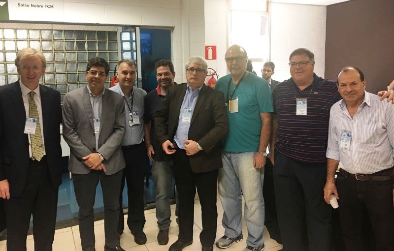 Equipe do Trauma com Sugrue e Rizoli. Foto: Divulgação
