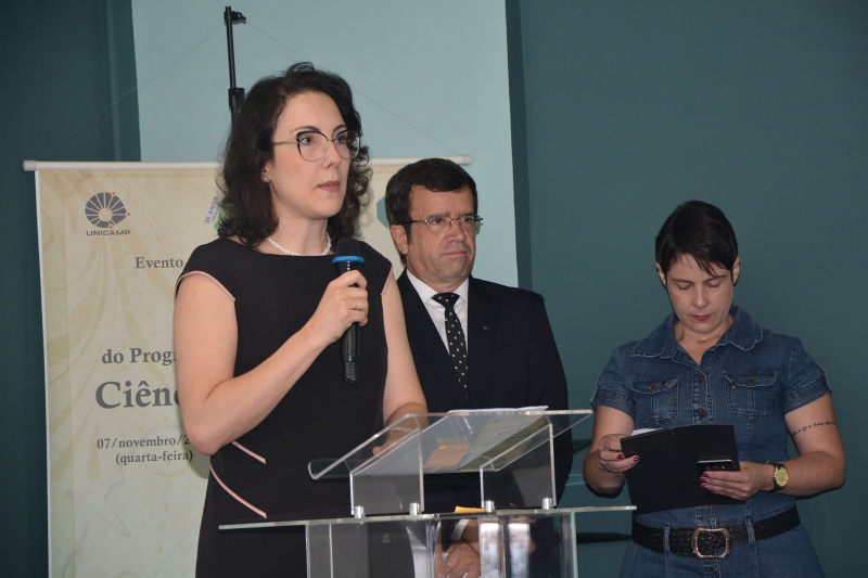 Coordenadora do PPGCC, Raquel Leal destacou a qualidade e a competência do corpo docente do programa/Foto: Mario Moreira