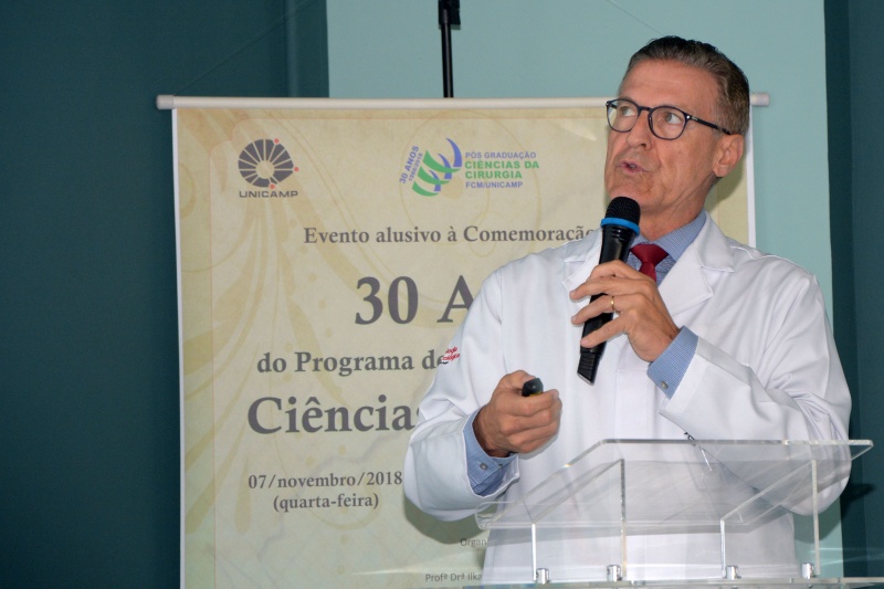 Chefe do Departamento de Cirurgia da FCM, Ubirajara Ferreira falou sobre internacionalização/Foto: Mario Moreira