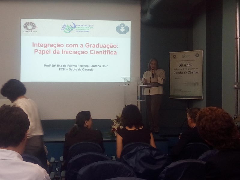 Docente da pós em Ciências da Cirurgia, Ilka Boin fala sobre o papel da iniciação científica/Foto: Camila Delmondes