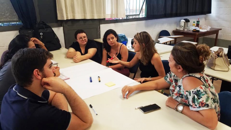 A coordenadora do PPGCM da FCM, Patrícia Moriel, discute estratégias para o curso/Foto: Divulgação