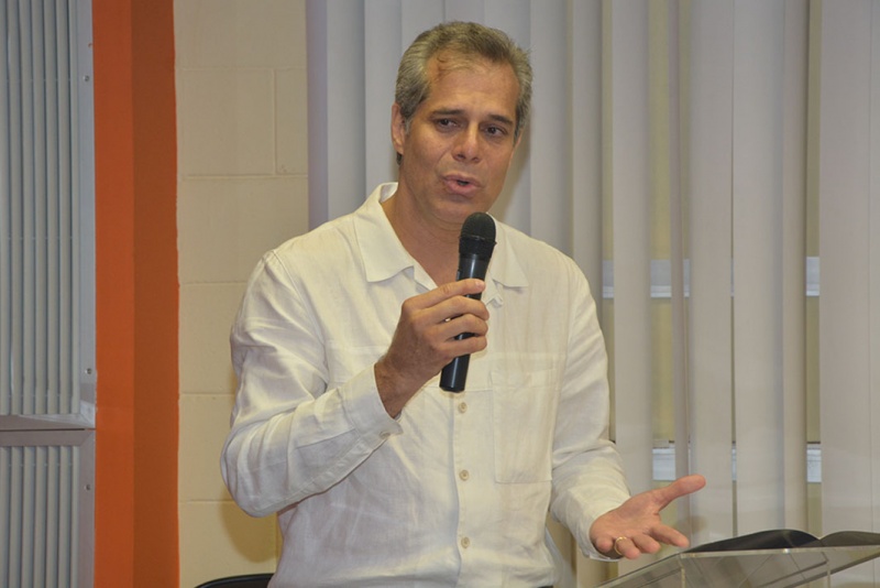O professor Paulo Eduardo Neves Ferreira Velho, Prêmio “Miguel Ignácio Tobar Acosta”/Foto: Mario Moreira