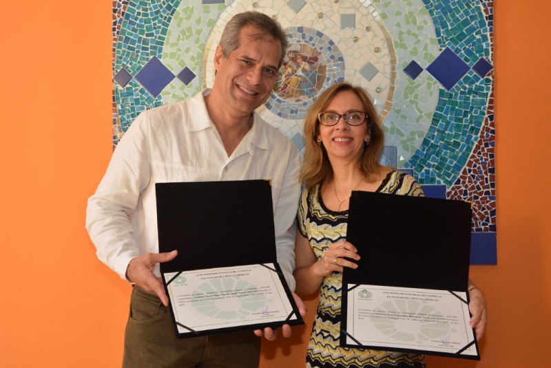 Christiane Couto e Paulo Velho recebem Prêmios de Incentivo ao Ensino de Graduação/Foto: Mario Moreira