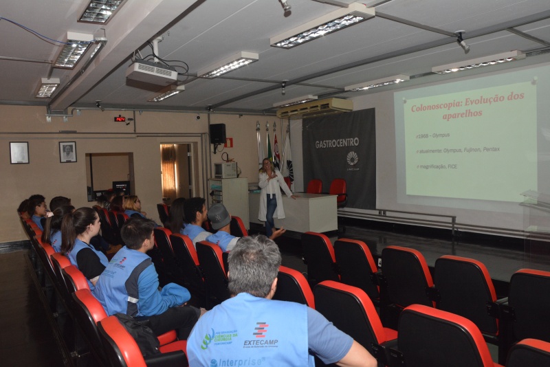 Alunos da EE Dom Barreto, durante oficina realizada no Gastrocentro da Unicamp/Foto: Mário Moreira